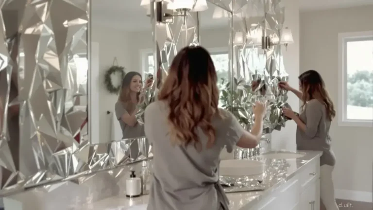 Trasforma il tuo bagno in uno spazio splendente grazie alla carta stagnola: ecco come!